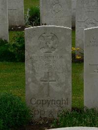 Etaples Military Cemetery - Darby, H