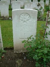 Etaples Military Cemetery - Darch, John