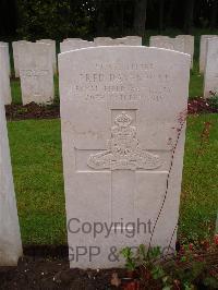 Etaples Military Cemetery - Davenport, Fred