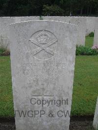 Etaples Military Cemetery - Davie, Frederick Joseph