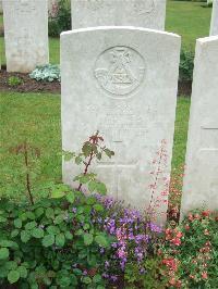 Etaples Military Cemetery - Davies, F