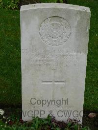 Etaples Military Cemetery - Davies, James