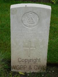 Etaples Military Cemetery - Davies, Joseph Ernest