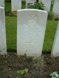 Etaples Military Cemetery - Davies, Stanley William