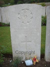 Etaples Military Cemetery - Davis, Howard Leopold