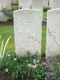 Etaples Military Cemetery - Davis, John