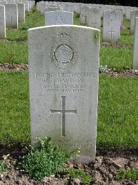 Etaples Military Cemetery - Davison, R C (Bob)