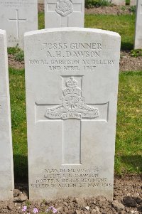 Etaples Military Cemetery - Dawson, Lenard Leslie