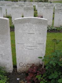 Etaples Military Cemetery - Dawson, Robert