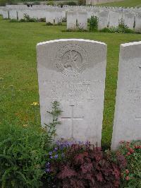 Etaples Military Cemetery - Dawson, Ross