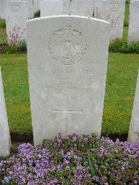 Etaples Military Cemetery - Dawson, W
