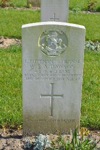Etaples Military Cemetery - Dawson, William Robert Aufrere