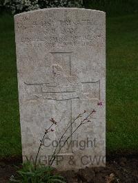 Etaples Military Cemetery - Day, G E