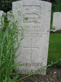 Etaples Military Cemetery - Deans, Percival
