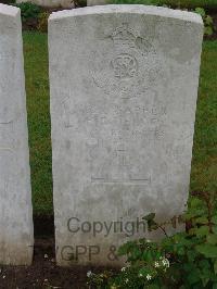 Etaples Military Cemetery - Delve, Ernest Edwin