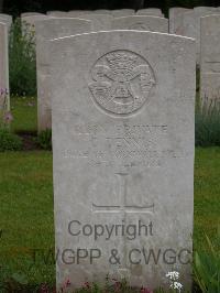 Etaples Military Cemetery - Dennis, C