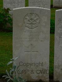 Etaples Military Cemetery - Denny, Claude