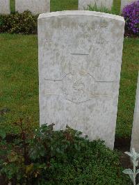 Etaples Military Cemetery - Dew, W F