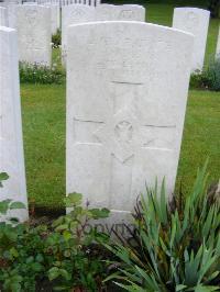 Etaples Military Cemetery - Dicks, G