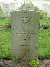 Etaples Military Cemetery - Dixon, William