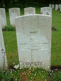 Etaples Military Cemetery - Dodd, H