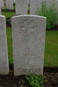 Etaples Military Cemetery - Dolan, W