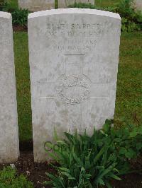 Etaples Military Cemetery - Dooley, William John