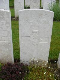 Etaples Military Cemetery - Dorrell, E E