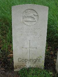 Etaples Military Cemetery - Doughty, William