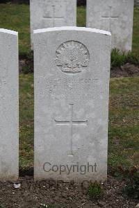 Etaples Military Cemetery - Douglas, G