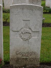 Etaples Military Cemetery - Douglas, W