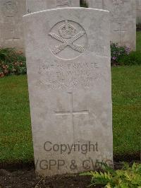 Etaples Military Cemetery - Dowling, James