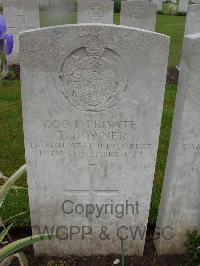 Etaples Military Cemetery - Downer, T
