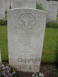 Etaples Military Cemetery - Downie, R
