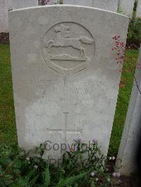 Etaples Military Cemetery - Downs, James Thomas