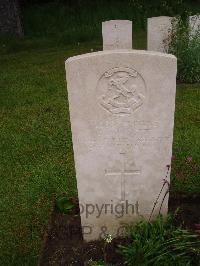 Etaples Military Cemetery - Dowsett, C