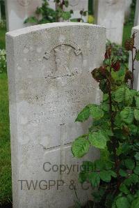 Etaples Military Cemetery - Doyle, T