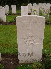 Etaples Military Cemetery - Drake, George William