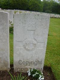 Etaples Military Cemetery - Drummond, Robert