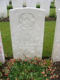 Etaples Military Cemetery - Drury, M