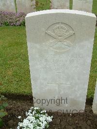 Etaples Military Cemetery - Duff, William