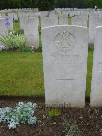 Etaples Military Cemetery - Dunbar, G