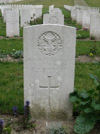 Etaples Military Cemetery - Duncan, A J F