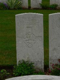 Etaples Military Cemetery - Dungay, Edward Arthur
