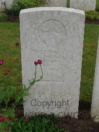 Etaples Military Cemetery - Dungey, G