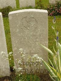 Etaples Military Cemetery - Dunlop, Thomas Hume