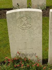 Etaples Military Cemetery - Dunmall, H J