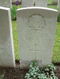 Etaples Military Cemetery - Dunn, Helier Leslie Cecil