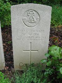 Etaples Military Cemetery - Dunn, William