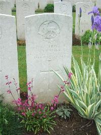 Etaples Military Cemetery - Dunster, W